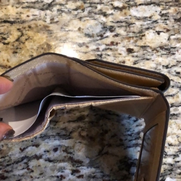 Michael Kors Wallet - Picture 3 of 5